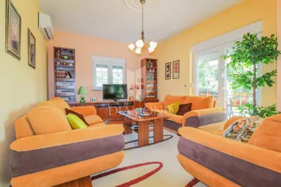 House 268 m², Umag surroundings - sea view and large yard - 4