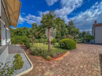 House 268 m², Umag surroundings - sea view and large yard - 15