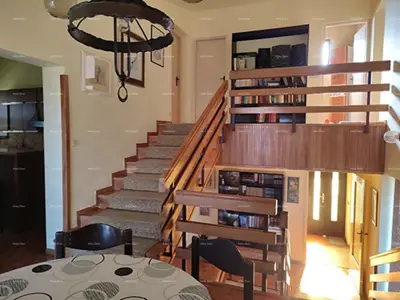Kuća 300 m², Pula - Škatari, mirno obiteljsko okruženje - 8