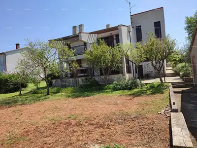 Kuća 300 m², Pula - Škatari, mirno obiteljsko okruženje - 2