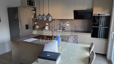 OSIJEK, Gornji grad, Trosoban stan za najam, 88 m²