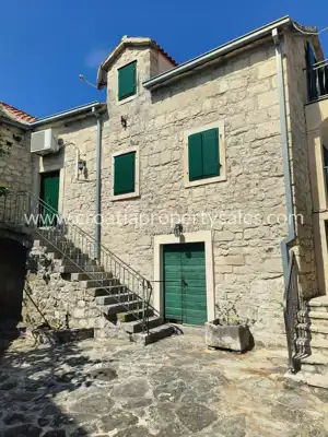 Kuća, Brač, 120 m², 495 000 € - 3