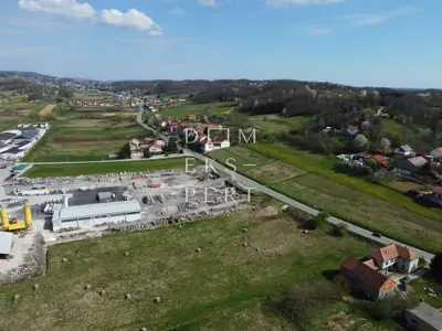 Blaževdol, Baugrundstück mit Haus und Nebengebäuden - 2.794 m² - 3