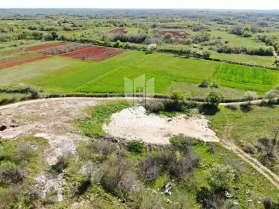 Baugrundstück 771 m², Barban - ruhige Lage in der Natur