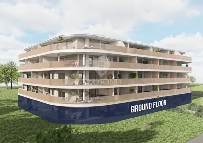 Umag, centar! Moderan stan u prizemlju!
