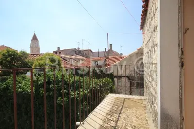Kamena kuća u staroj jezgri Trogira, prodaja - 2