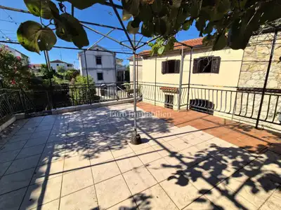 Kamena kuća 55 m², Sveti Vid - 2 spavaće sobe i terasa