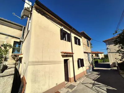 Kamena kuća 55 m², Sveti Vid - 2 spavaće sobe i terasa - 4