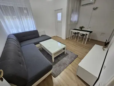 Apartment 50 m², Pula, Veruda - two loggias and storage shed