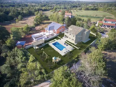 Haus 195 m², Žminj - Pool und Sommerküche