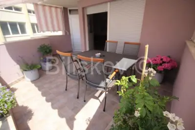 Solin center long-term rental, parking