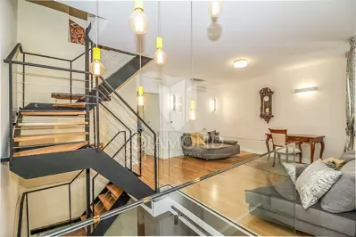 Kuća 260 m², Bale - starogradska jezgra i pogled na more