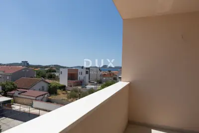 Penthouse 104,2 m², Vodice - 2 lođe i spremište - 8