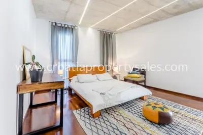 Vila 220 m², Otok Brač - privatnost i bazen - 5
