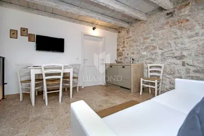 House 142 m², Rovinj center - renovated and furnished - 4