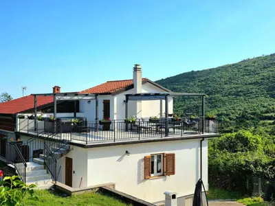 Haus, Brseč, Blick auf die Natur und Terrasse