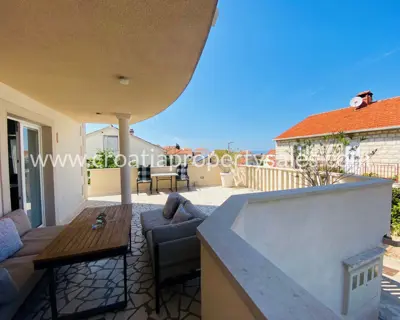 Stan, Brač, 128 m², 7-soban, 498 000 € - 10