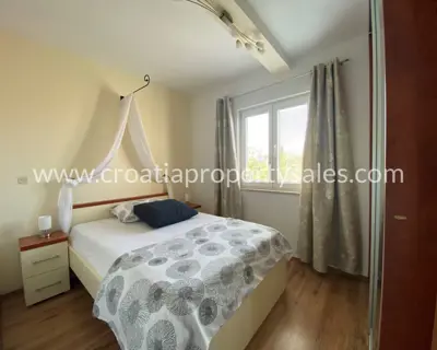 Stan, Brač, 128 m², 7-soban, 498 000 € - 4