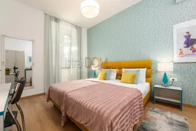 * Pula strogi centar 3 studio apartmana * - 1