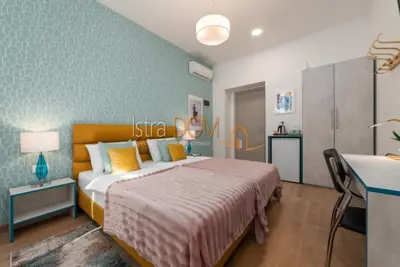 * Pula strogi centar 3 studio apartmana * - 4