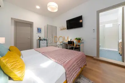 * Pula strogi centar 3 studio apartmana * - 3