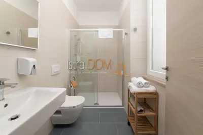 * Pula strogi centar 3 studio apartmana * - 5