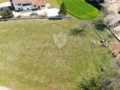 Građevinsko zemljište 3.342 m², Sveti Petar u Šumi - mirna lokacija - 3