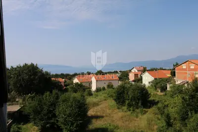 Kuća u Rijeci, Drenova - tri stana i dvije garaže - 6