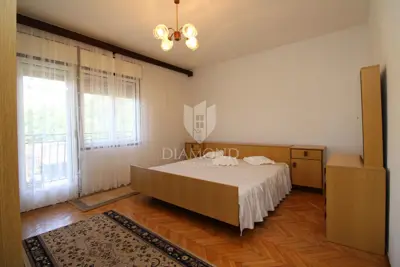 Kuća u Rijeci, Drenova - tri stana i dvije garaže - 4