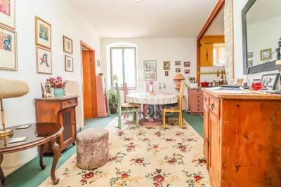 Stan 72 m², Rovinj centar - 3 spavaće sobe i terasa