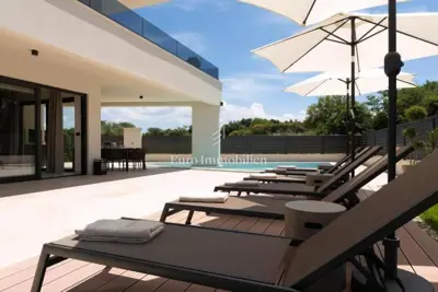 Haus zum Kauf in Poreč, 220 m² - 5