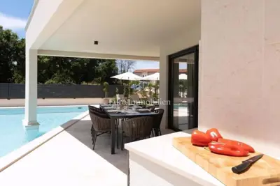 Haus zum Kauf in Poreč, 220 m² - 8