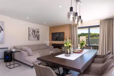 Haus zum Kauf in Poreč, 220 m² - 16