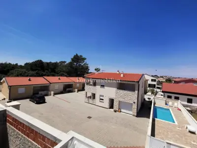 Kompleks na Viru, 180 m od mora i plaže