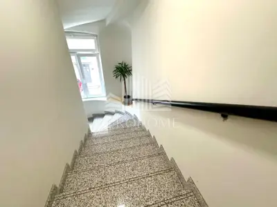 BRITANAC- 80 m² - OBNOVLJENA ZGRADA - PARKING - GARAŽA - 2
