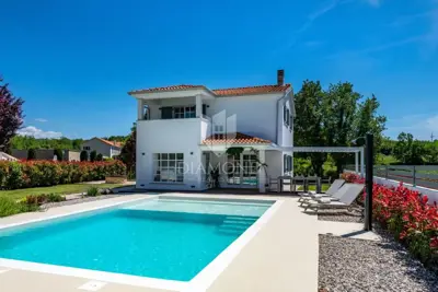 Villa 120 m², Poreč - Pool und überdachte Terrasse - 19