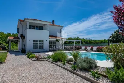 Villa 120 m², Poreč - Pool und überdachte Terrasse - 21
