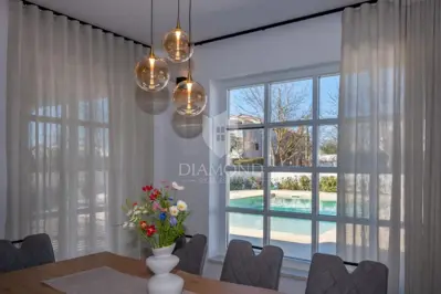Villa 120 m², Poreč - Pool und überdachte Terrasse - 7