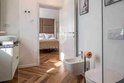 Villa 120 m², Poreč - Pool und überdachte Terrasse - 9