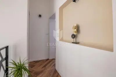 Villa 120 m², Poreč - Pool und überdachte Terrasse - 5