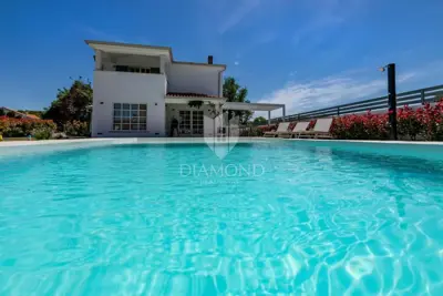 Villa 120 m², Poreč - Pool und überdachte Terrasse - 16