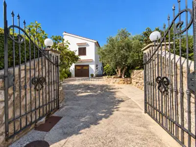 Kuća 214 m², Krk - mirna lokacija blizu mora - 2