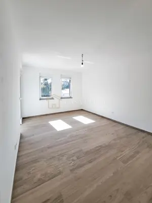 Stan 65 m², Jurdani - novogradnja s balkonom