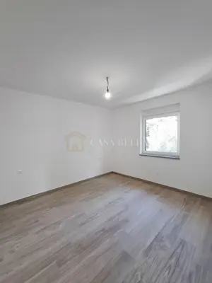 Stan 65 m², Jurdani - novogradnja s balkonom - 2