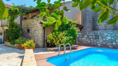 Houses 520 m², Gračišće - old town core and pool - 5