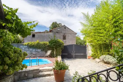 Houses 520 m², Gračišće - old town core and pool - 7
