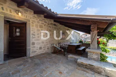 Houses 520 m², Gračišće - old town core and pool - 10