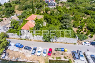 Summer residence 600 m², Donje Obuljeno by the Ombla and private river access - 13