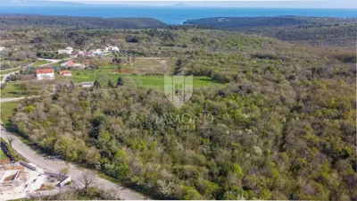 Land 2,068 m², Krnica - quiet street and sea view