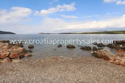 Građevinsko zemljište 834 m², Otok Hvar - prvi red uz more